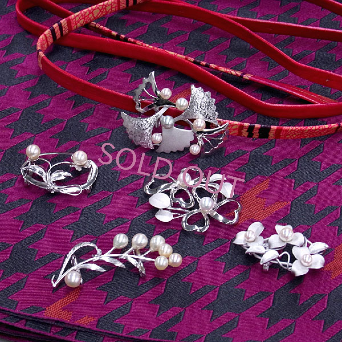 画像8: 帯留め　アコヤ本真珠　枝つき花 (8)