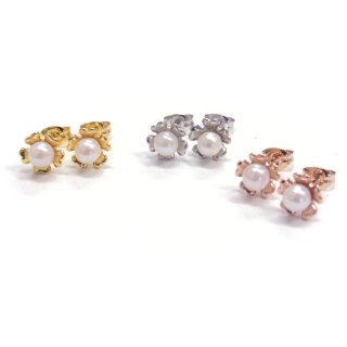あこやベビーパール花モチーフ18Kピアス 楽天市場】日本製 ピアス K18 お花 フラワー 真珠 パール 18金