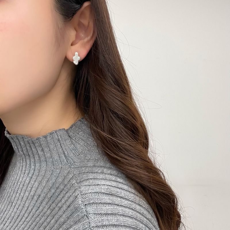 淡水真珠 クロスパールピアス ベビーパール 15×10mm ホワイト ブラック