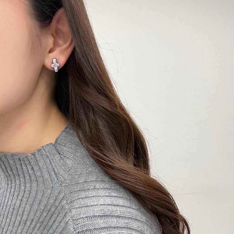 淡水真珠 クロスパールピアス ベビーパール 15×10mm ホワイト ブラック
