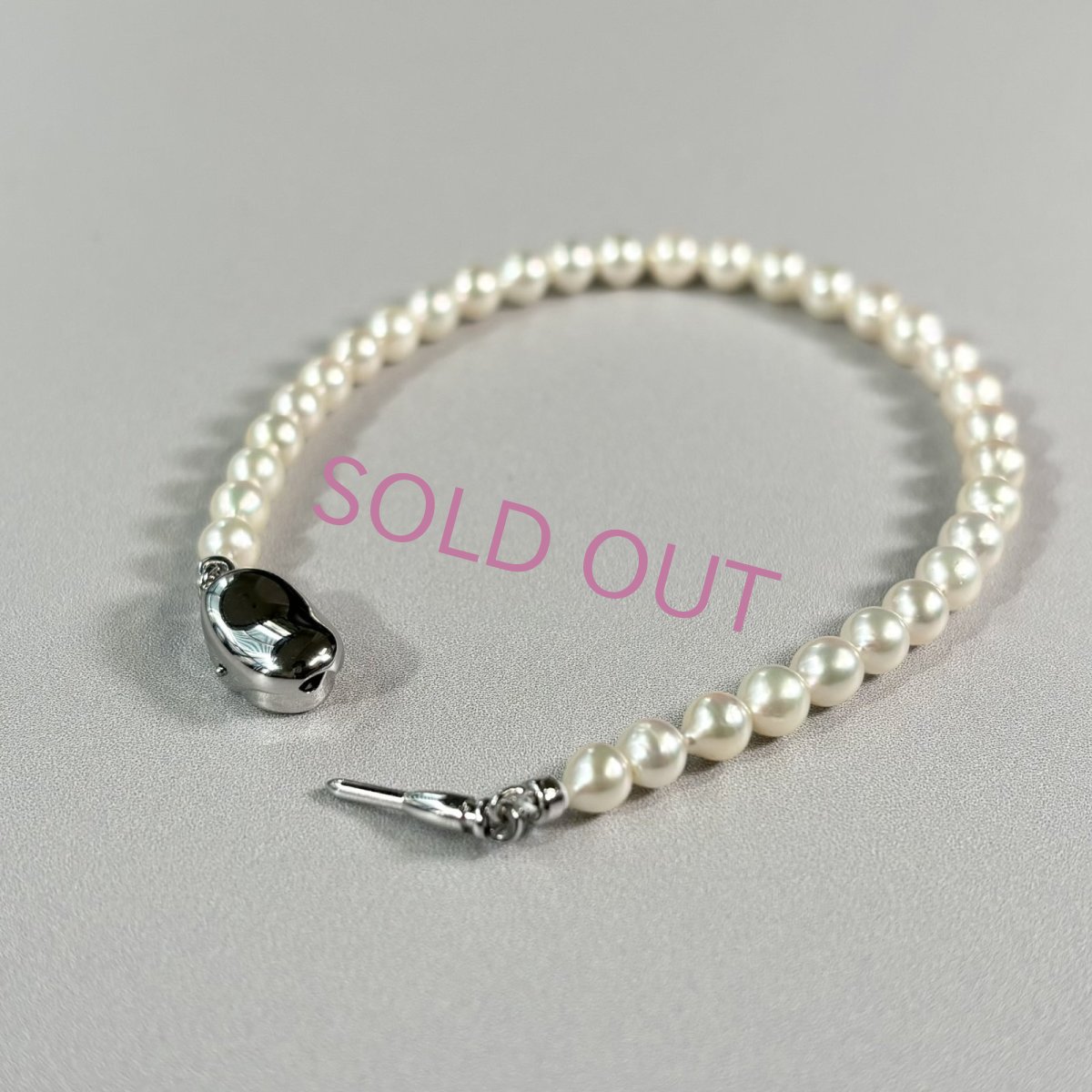 画像4: アコヤ真珠 ベビーパールブレスレット ホワイト 4-4.5mm ラウンド〜セミラウンド シルバー製 約17cm 1点物  (4)