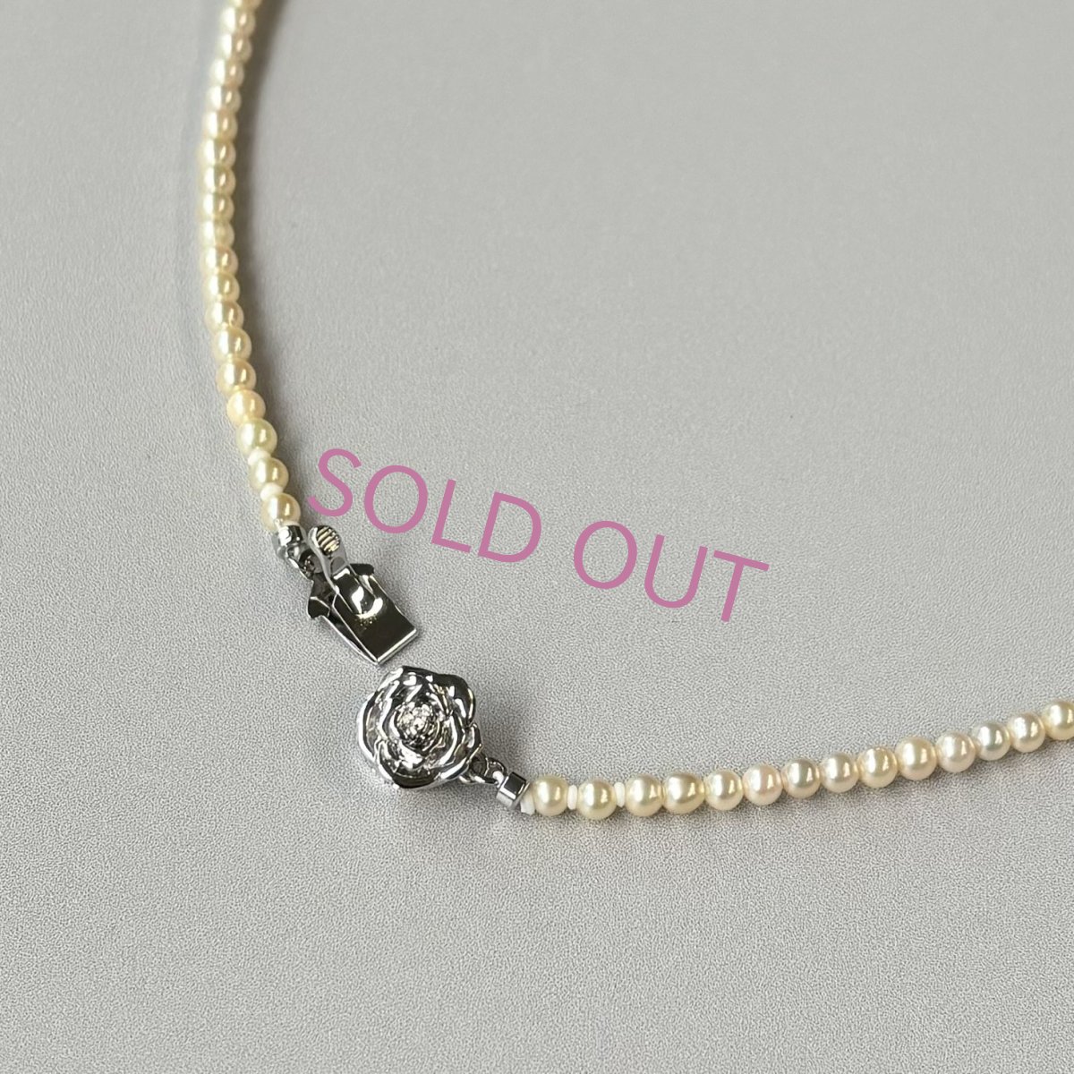 アコヤ真珠 ベビーパールネックレス 3-3.5ｍｍ クリーム〜ゴールド ラウンド〜セミラウンド 42cm 1点物 GIA宝石鑑定士保証書 パールクロス付き