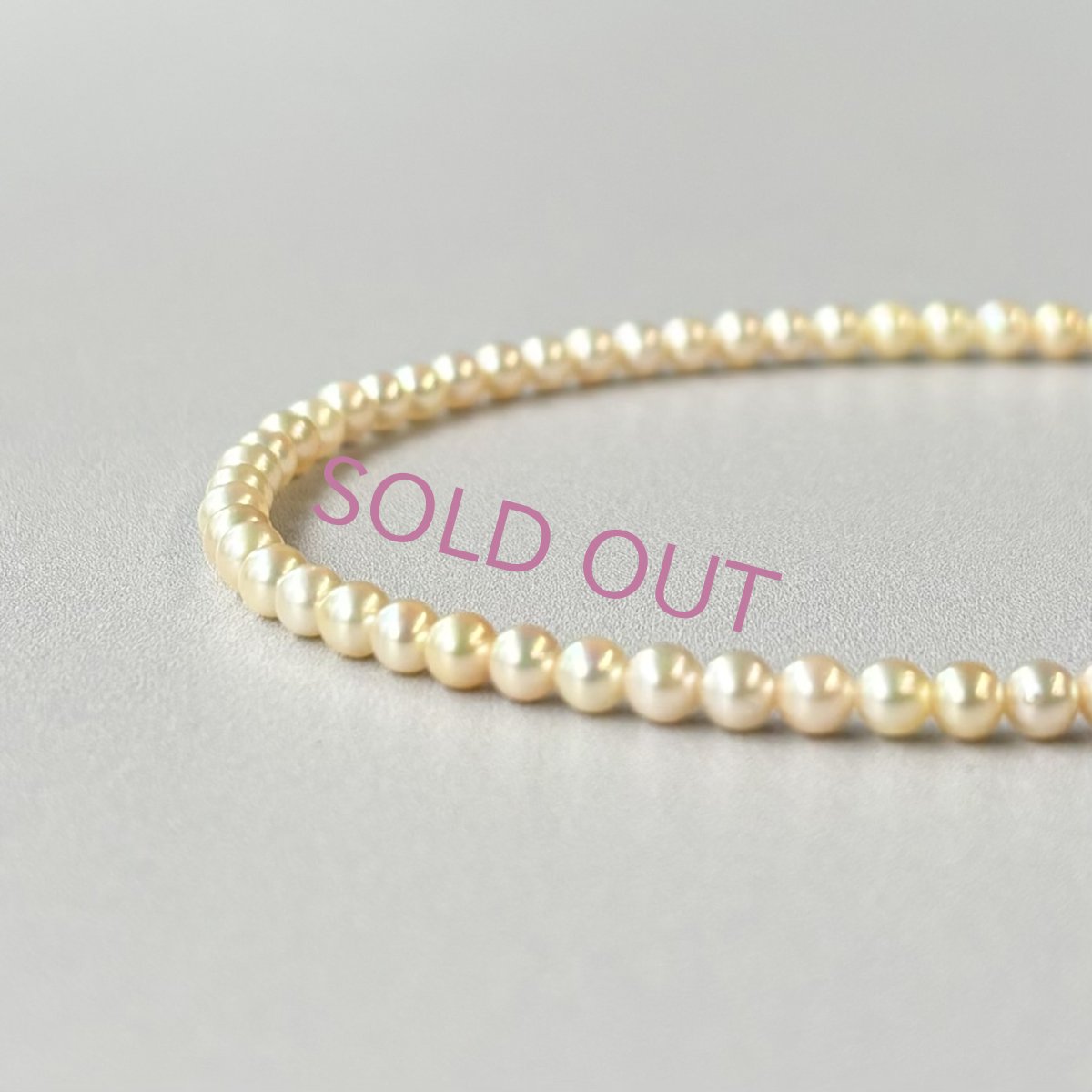 アコヤ真珠 ベビーパールネックレス 3-3.5ｍｍ クリーム〜ゴールド ラウンド〜セミラウンド 42cm 1点物 GIA宝石鑑定士保証書 パールクロス付き