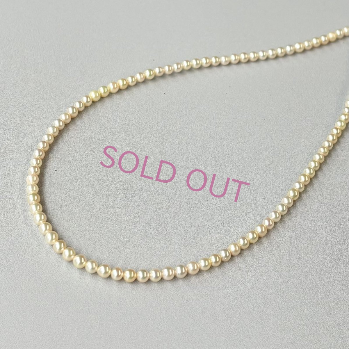 アコヤ真珠 ベビーパールネックレス 3-3.5ｍｍ クリーム〜ゴールド ラウンド〜セミラウンド 42cm 1点物 GIA宝石鑑定士保証書 パールクロス付き