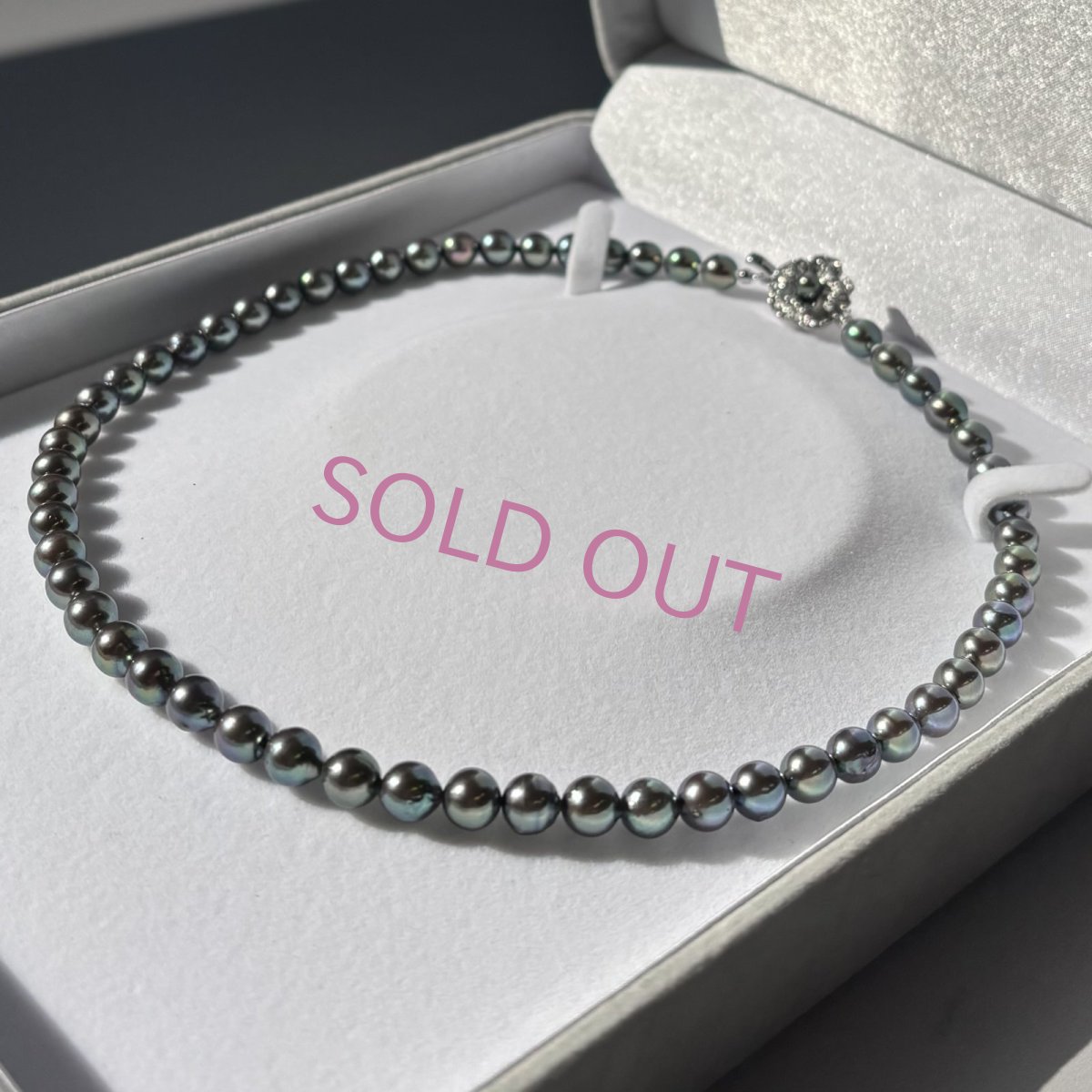 アコヤ黒真珠 ブラックパールネックレス(ブルー,グリーン系) 6.5-7mm ラウンド〜セミラウンド 約42cm シルバー製 GIA宝石鑑定士保証書付き