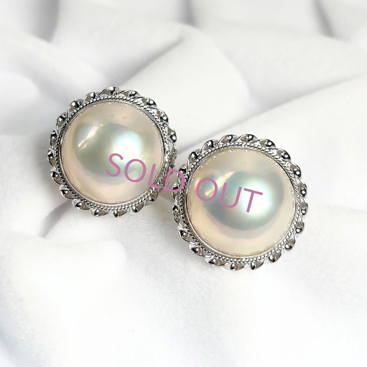 画像5: マベ真珠 パールイヤリング  13.5-14mm ホワイト 半円 K14WG GIA宝石鑑定士保証書付き 1点物 (5)