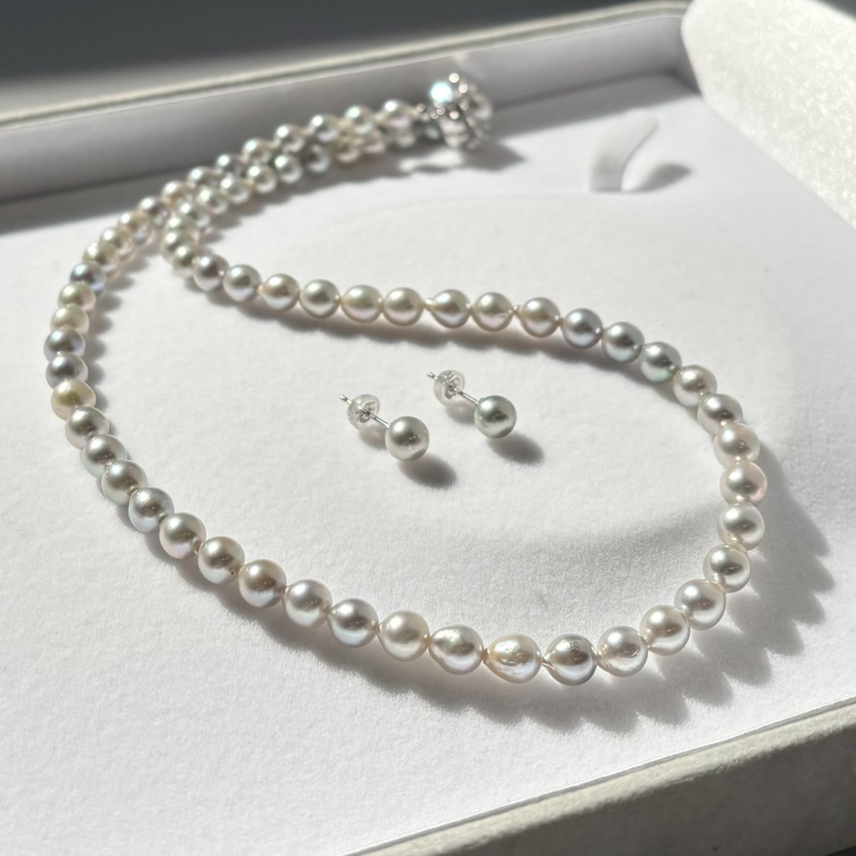 画像2: アコヤ真珠 ベビーパールネックレスセット ピアス イヤリング 5.5-6ｍｍ ナチュラルグレー 無調色 バロック なくなり次第終了 GIA宝石鑑定士保証書 真珠クロス付き (2)