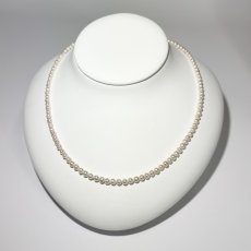 画像3: アコヤ真珠 ベビーパールネックレス  3.5-4mm ホワイト セミラウンド 約42cｍ GIA宝石鑑定士保証書つき　 (3)