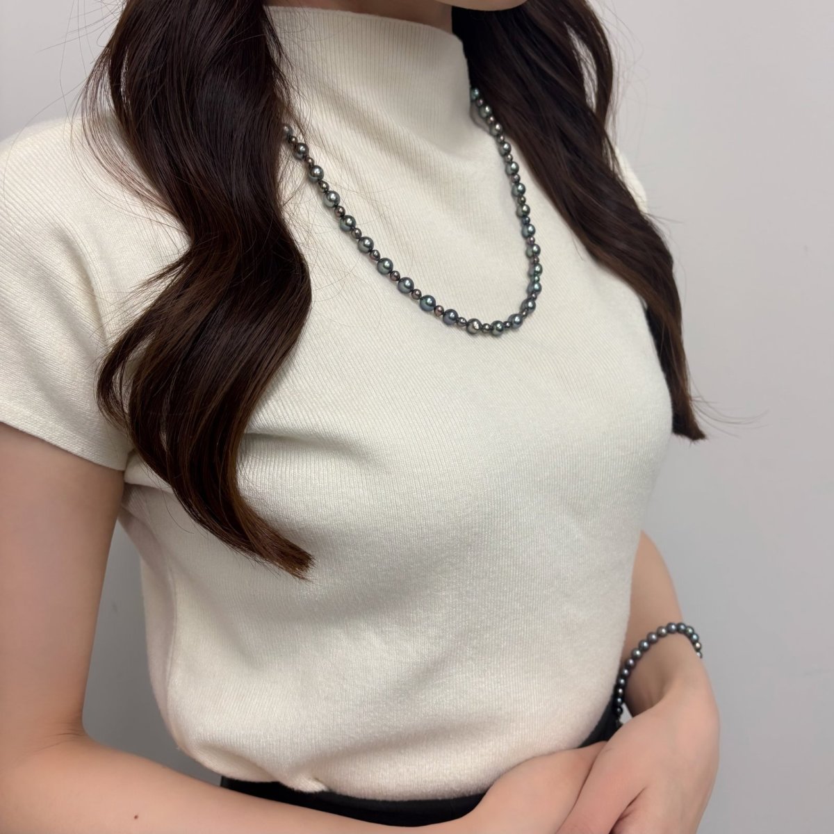 画像6: アコヤ黒真珠 ブラックパールネックレス(グリーン系,紫系)  4.5-7ｍｍ セミラウンド〜バロック 約52cm シルバー製 GIA宝石鑑定士保証書付き (6)