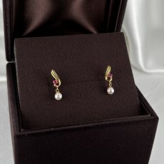 画像3: アコヤ真珠 パールピアス 3.5-4mm ホワイト ラウンド ルビー K18YG  1点物 (3)