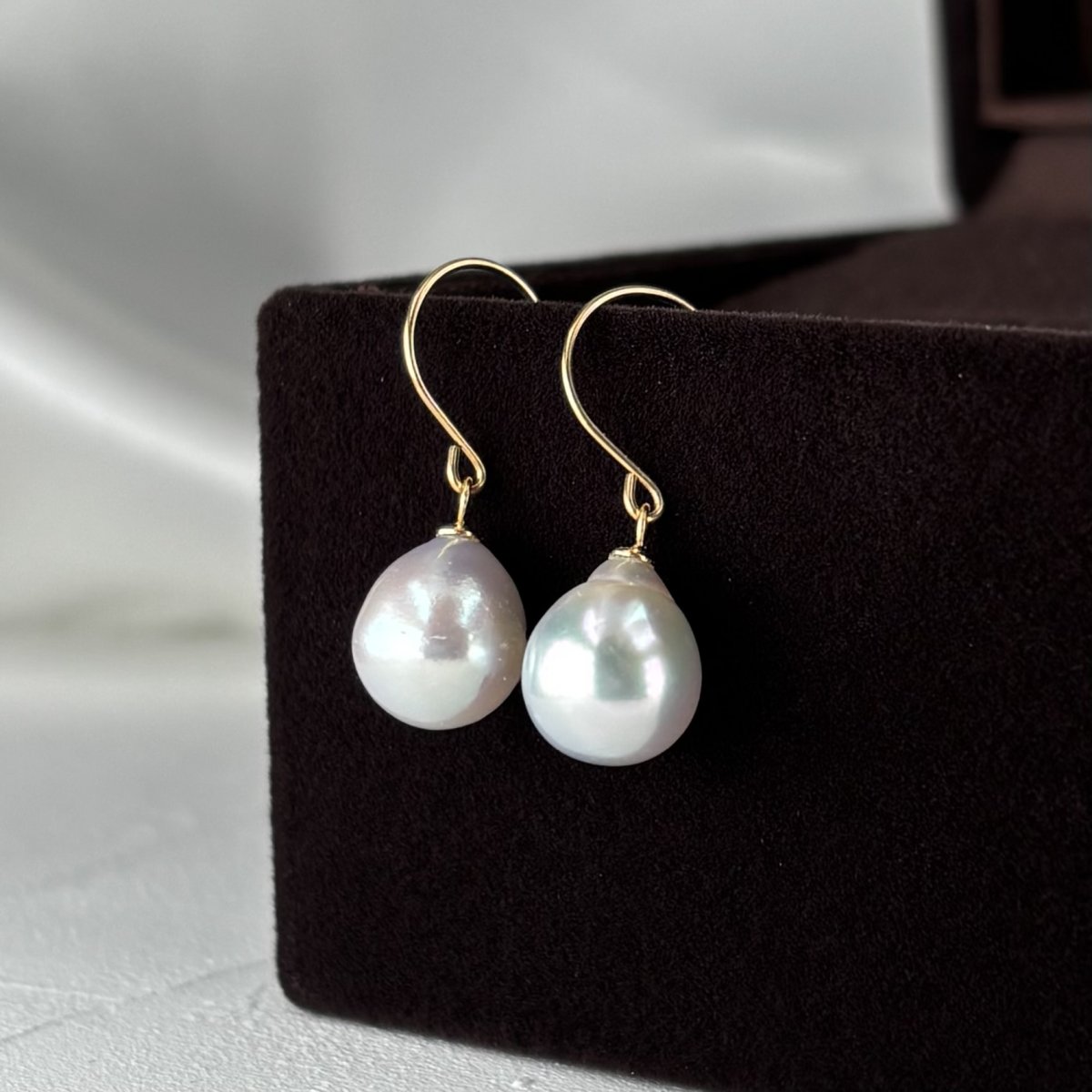 画像3: アコヤ真珠 フックパールピアス ドロップ 雫型 7.5-8mm ナチュラルグレー 無調色 K18YG (3)