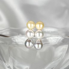 画像1: アコヤ真珠 3連パールピアス ホワイト イエロー グレー 6-6.5ｍｍ  6.5-7mm バロック型  K14WG (1)