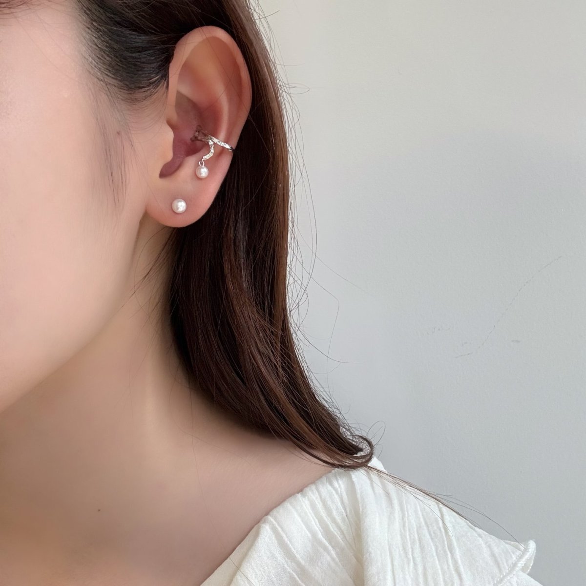 画像3: アコヤ真珠 パールイヤーカフ 4-4.5ｍｍ ホワイト ラウンド シルバー製 SV925 片耳 ユニセックス  (3)