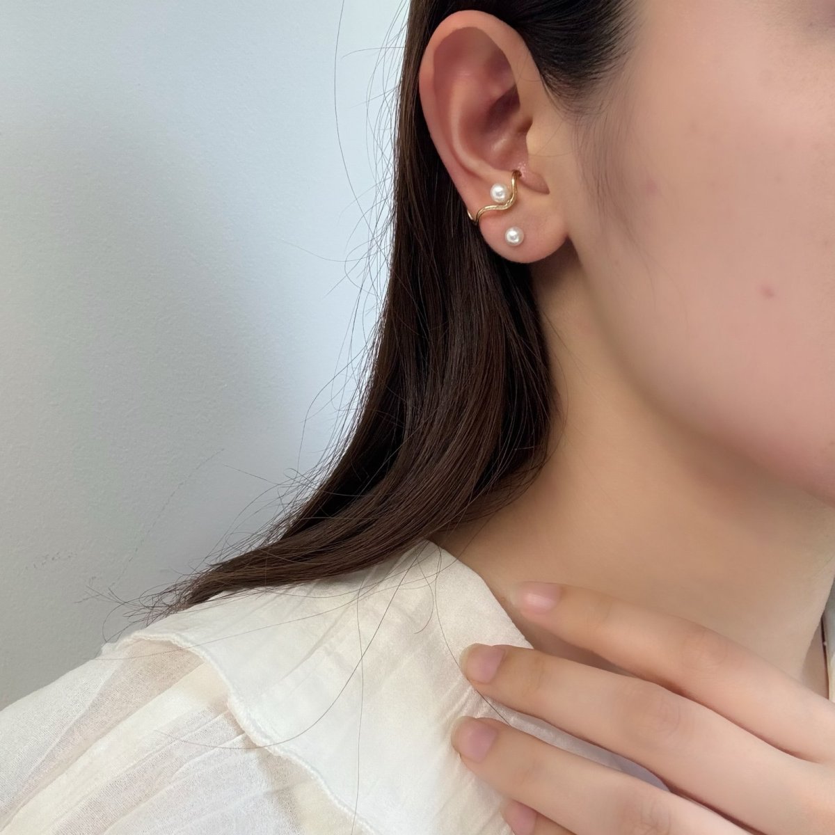 画像3: アコヤ真珠 パールイヤーカフ  4.5-5mm ホワイト  ラウンド シルバー製 ゴールド加工 SV925 片耳 ユニセックス  (3)