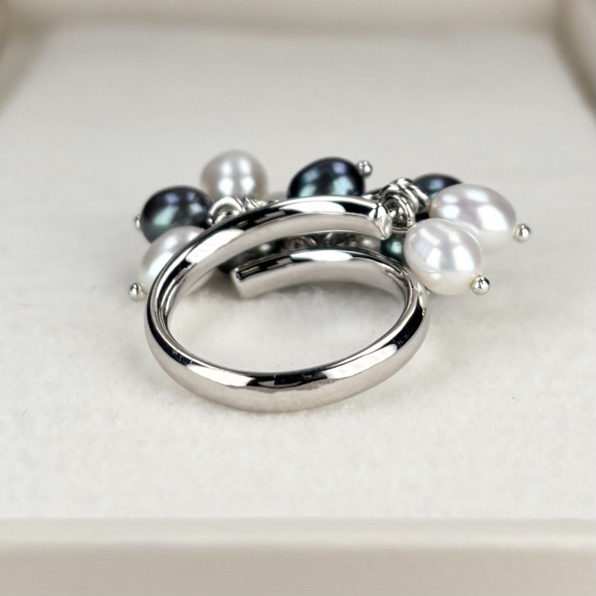 画像4: 淡水真珠 パールリング 4.5-5.5ｍｍ ホワイト ブラック オーバルシェイプ フリーサイズ  SV925製　 (4)