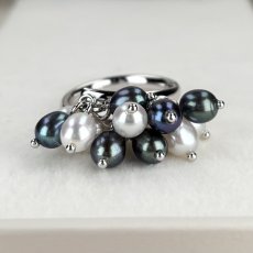 画像1: 淡水真珠 パールリング 4.5-5.5ｍｍ ホワイト ブラック オーバルシェイプ フリーサイズ  SV925製　 (1)