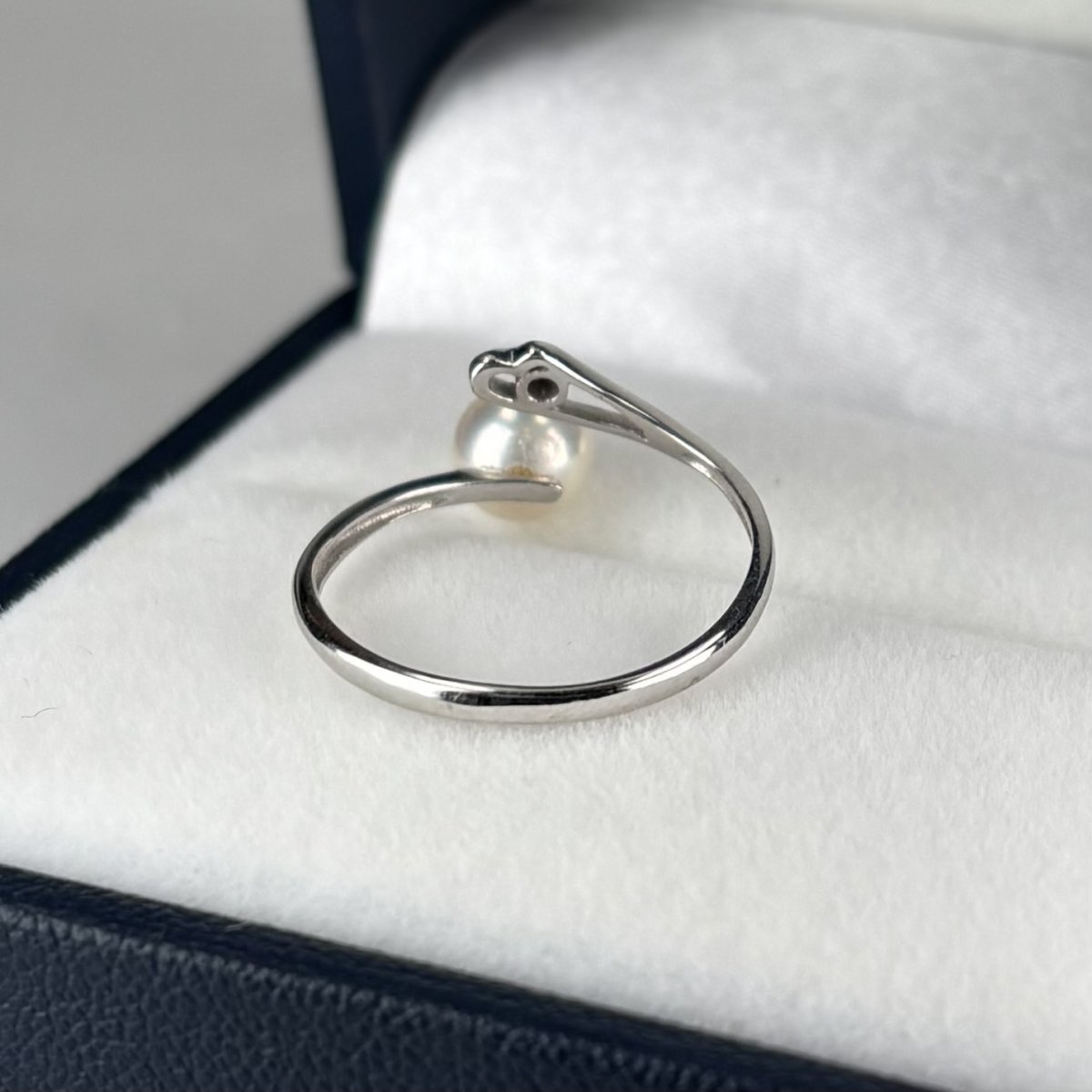 アコヤ真珠 フォークリング 5.5-6mm ホワイト ラウンド K18WG ダイヤ 約10号(9号〜11号)