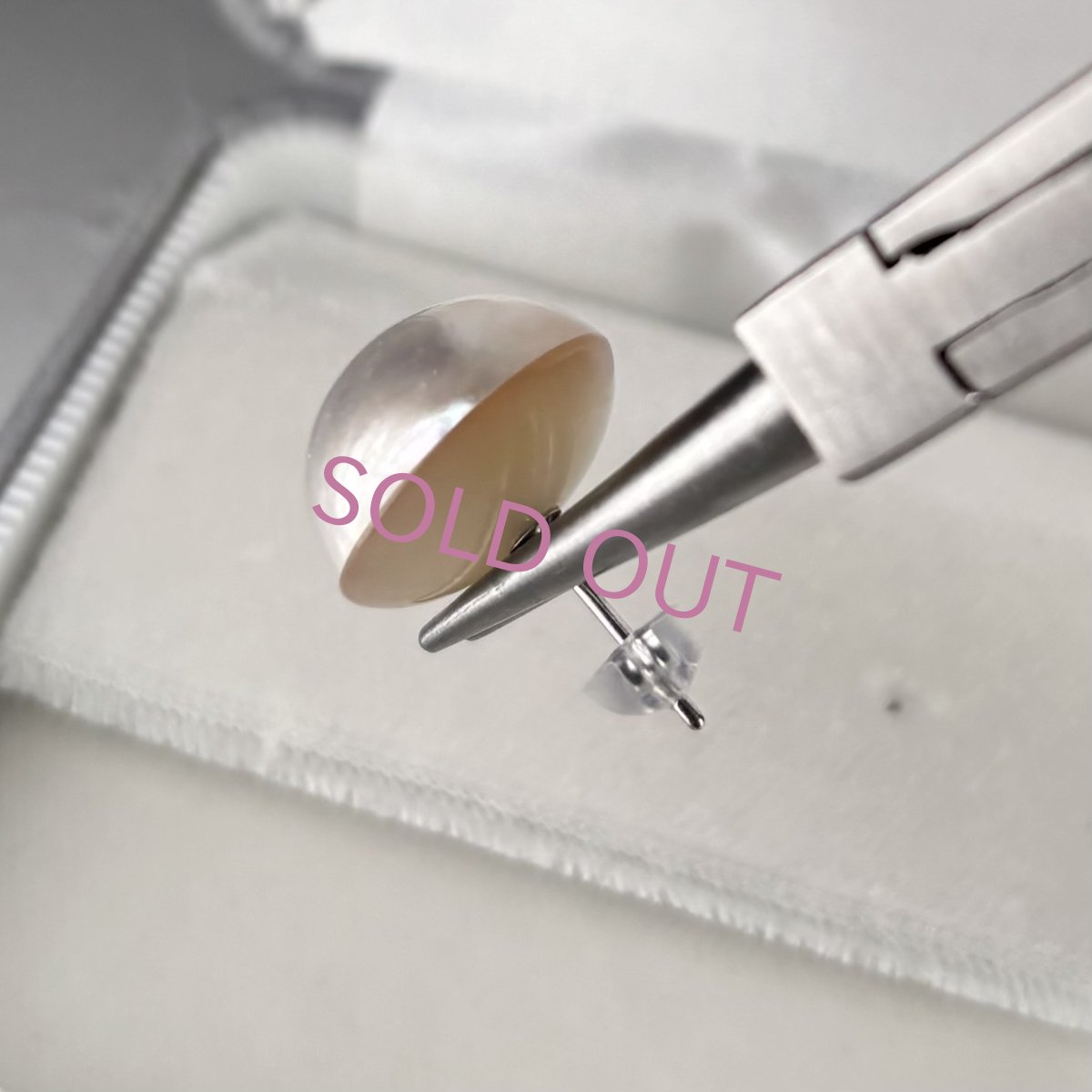 マベ真珠 パールピアス イヤリング ホワイト 15-16ｍｍ 半円 K14WG 直結