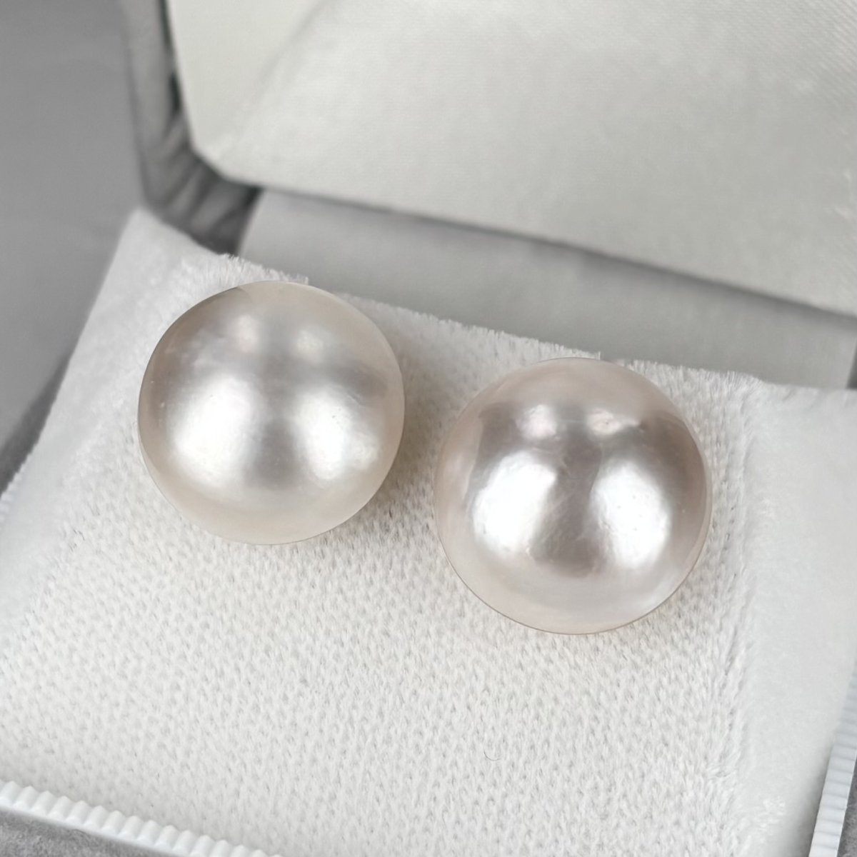 マベ真珠 パールピアス イヤリング ホワイト 15-16ｍｍ 半円 K14WG 直結