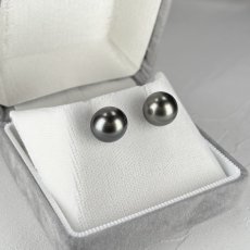画像5: ≪1点物≫黒蝶真珠 パールピアス 9.5-10mm グリーン〜ブラック セミラウンド〜オーバル(楕円) K14WG GIA宝石鑑定士保証書付き  (5)