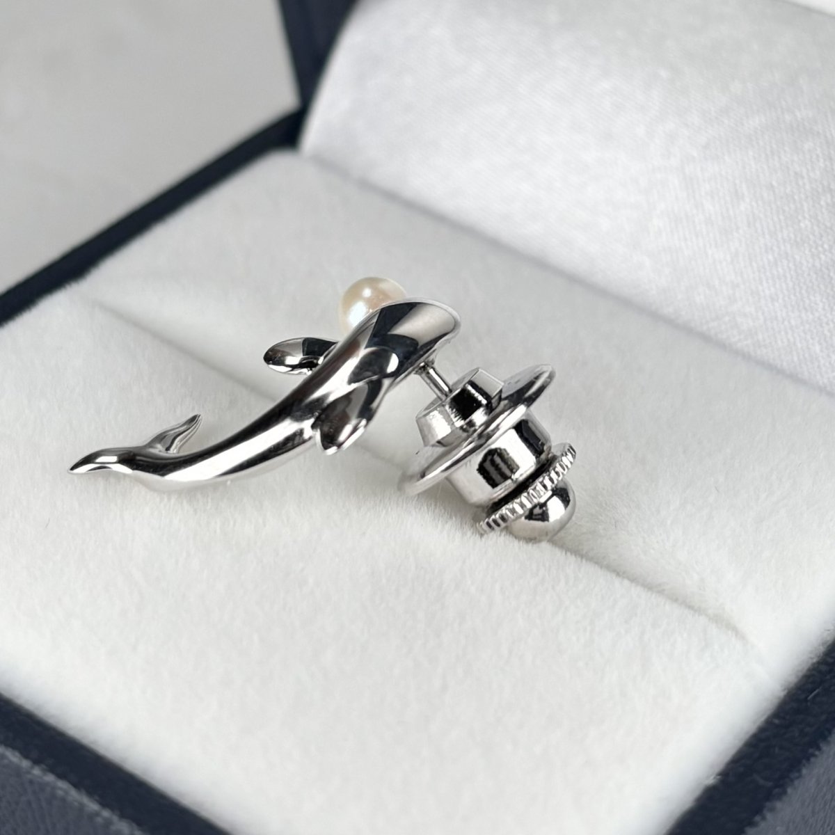 アコヤ真珠 ピンブローチ イルカモチーフ 4-4.5ｍｍ ホワイト ラウンド シルバー（SV925）製