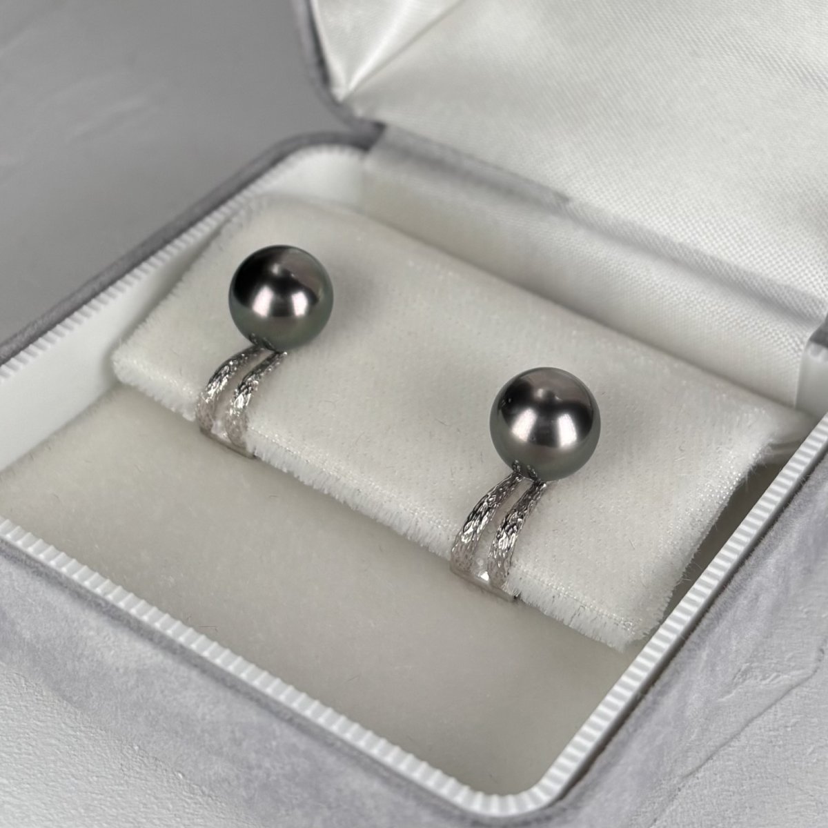 画像6: ≪1点物≫黒蝶真珠 ブラックパールイヤリング 9-9.5mm ラウンド K14WG GIA宝石鑑定士保証書付き (6)