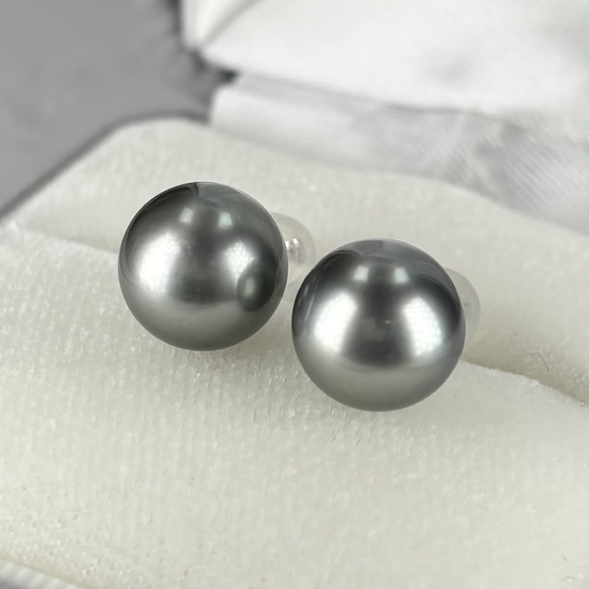 ≪1点物≫黒蝶真珠 パールピアス 10mm シルバーグレー ラウンド K18WG GIA宝石鑑定士保証書付き