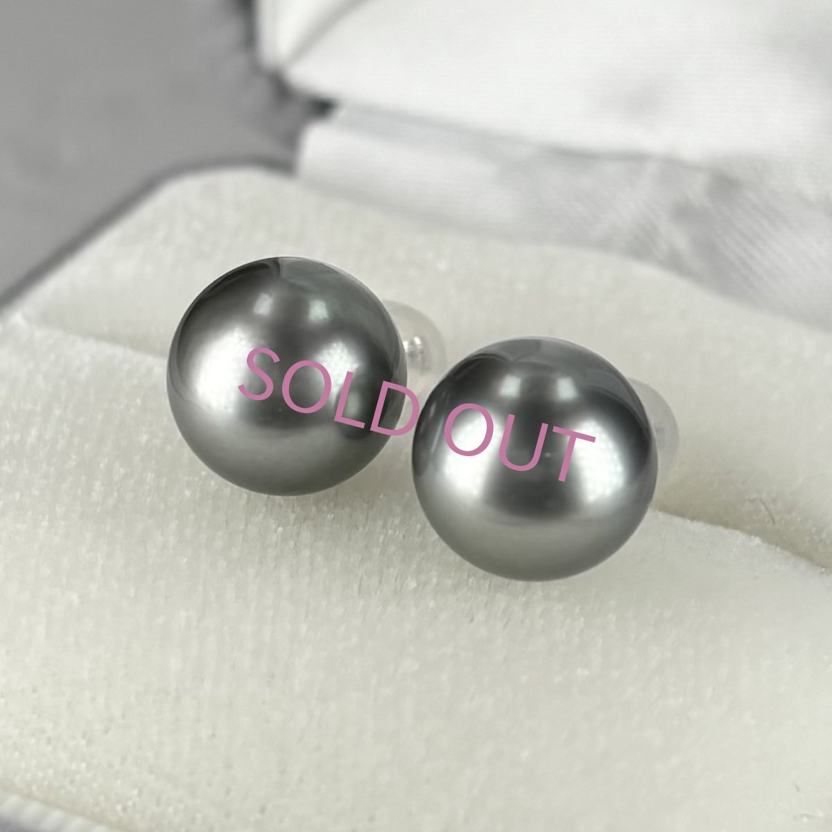 ≪1点物≫黒蝶真珠 パールピアス 10mm シルバーグレー ラウンド K18WG GIA宝石鑑定士保証書付き
