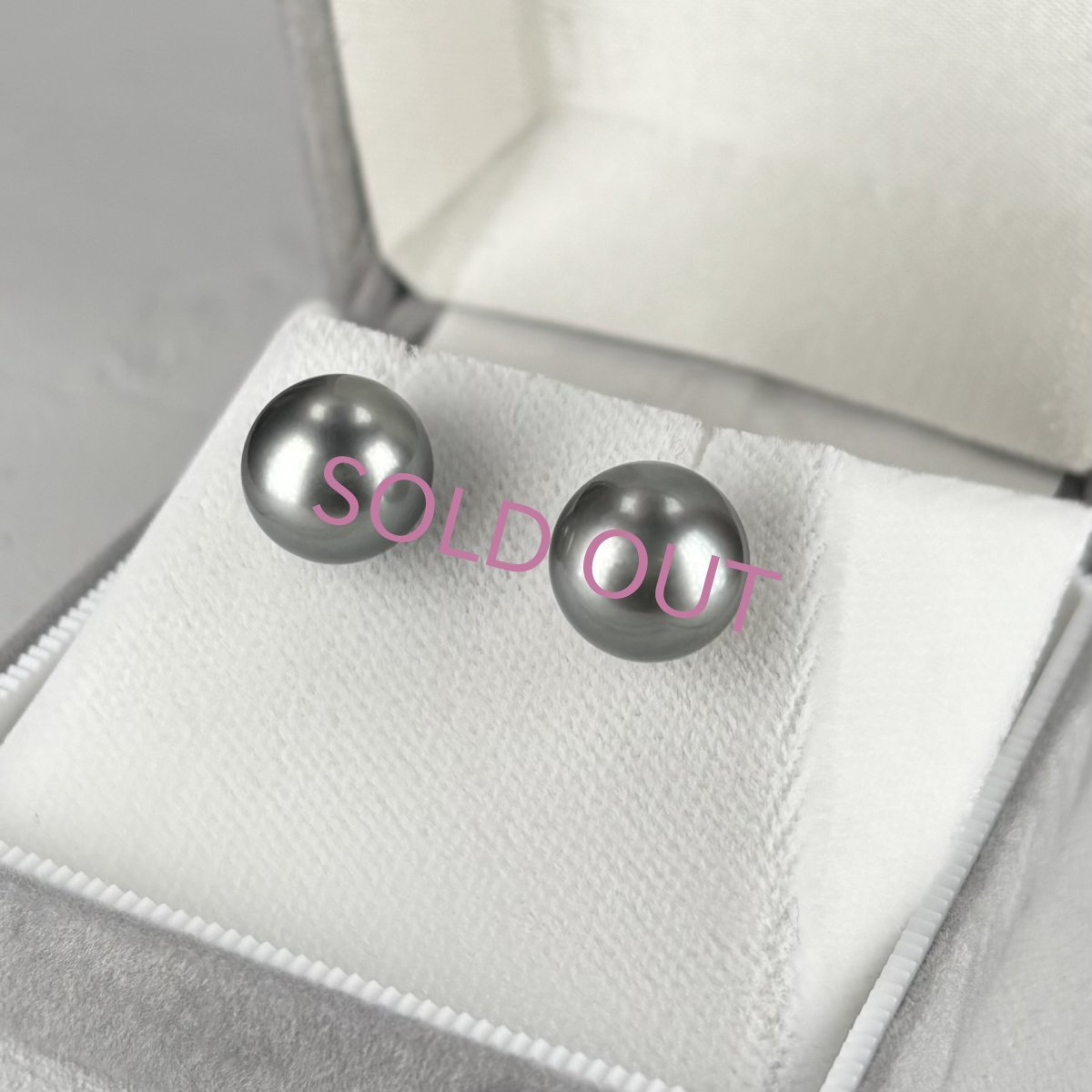 ≪1点物≫黒蝶真珠 パールピアス 10mm シルバーグレー ラウンド K18WG GIA宝石鑑定士保証書付き