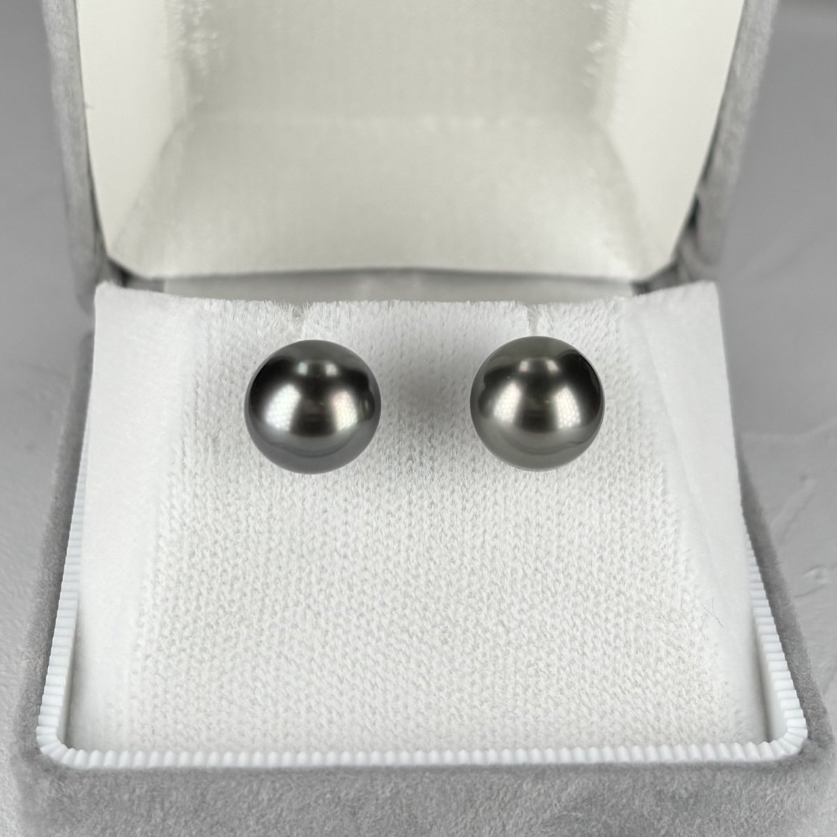 画像4: ≪1点物≫黒蝶真珠 パールピアス 9.75-10mm グリーン〜ブラック セミラウンド〜ラウンド PT900 GIA宝石鑑定士保証書付き  (4)