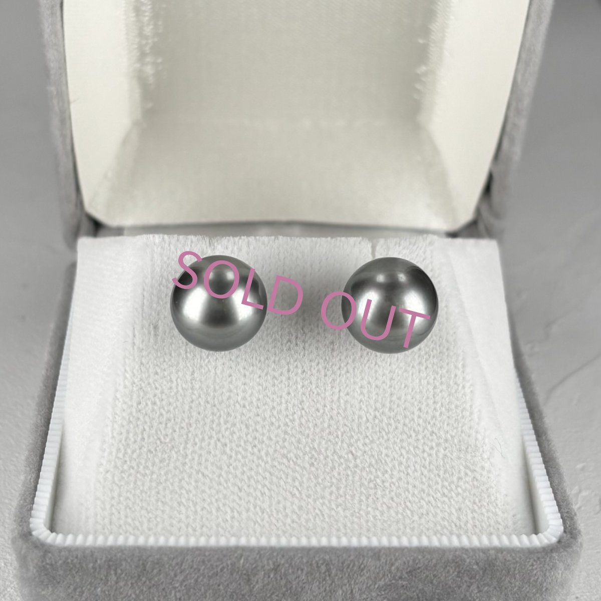 ≪1点物≫黒蝶真珠 パールピアス 10mm シルバーグレー ラウンド K18WG GIA宝石鑑定士保証書付き