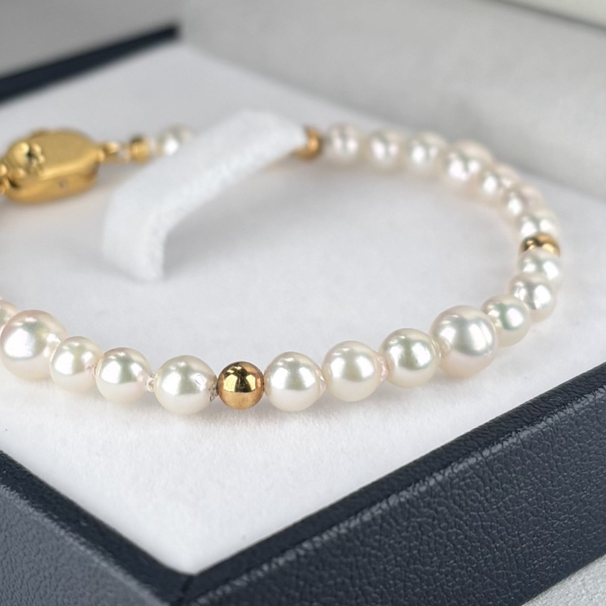 アコヤ真珠 ベビーパールブレスレット ホワイト 4.5-5mm 5.5-6mm ラウンド シルバー製ゴールド加工 約17cm 1点物