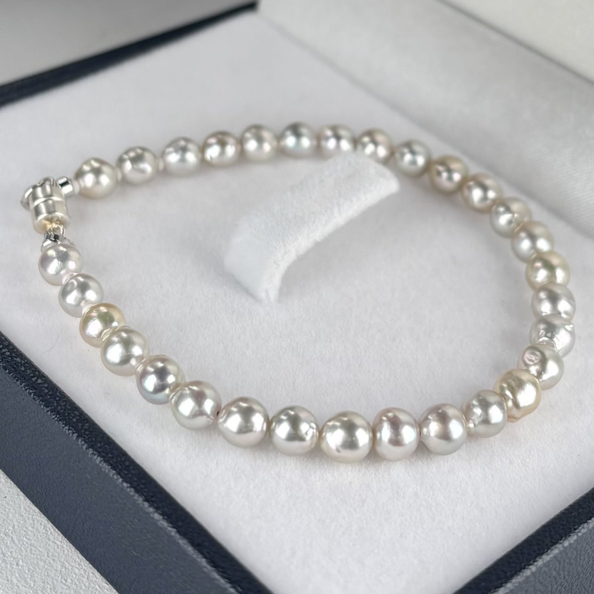 画像4: アコヤ真珠 パールブレスレット バロック 5-5.5ｍｍ ナチュラルグレー 無調色 シルバーマグネットクラスプ 約18cm (4)