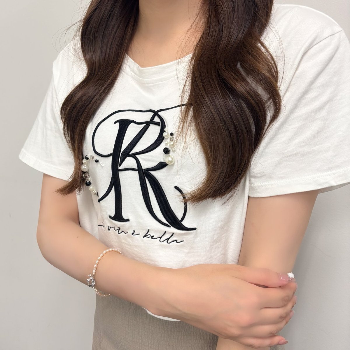 画像6:  淡水真珠 ベビーパールブレスレット ネコモチーフ 2.5-3mm オフラウンド オレンジ ネコと魚の骨 (6)