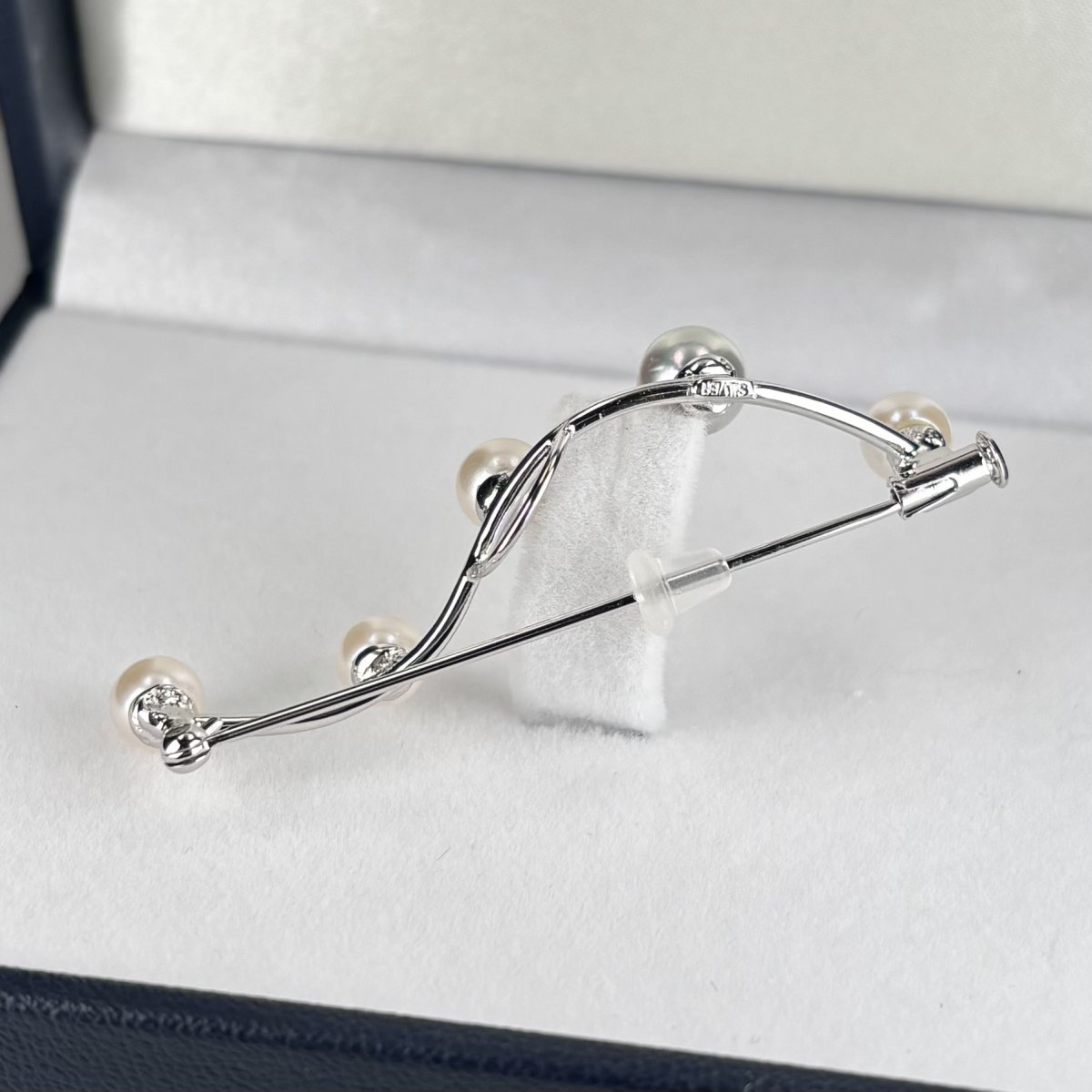 画像4: アコヤ真珠 パールブローチ ラウンド ホワイト グレー シルバー製 SV925 曲線 S字5.5－６ 6.5-7mm (4)