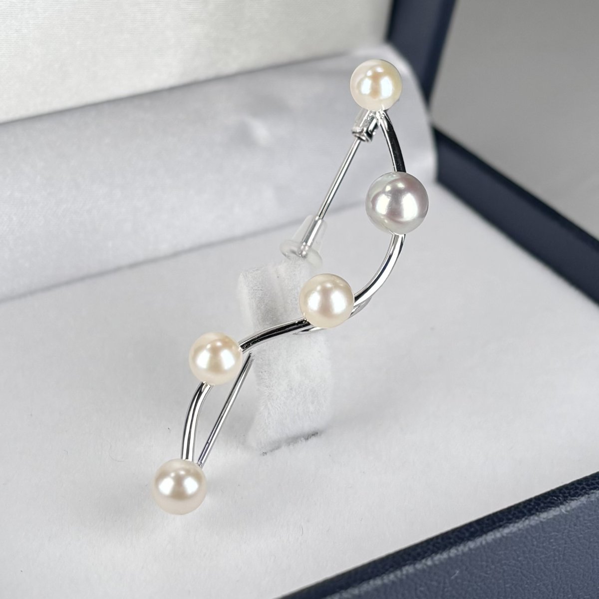 画像3: アコヤ真珠 パールブローチ ラウンド ホワイト グレー シルバー製 SV925 曲線 S字5.5－６ 6.5-7mm (3)