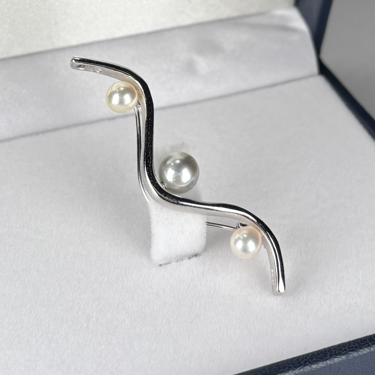 画像2: アコヤ真珠 パールブローチ 5-7.5mm ホワイト ナチュラルグレー ラウンド  シルバー製 SV925 オリジナル (2)