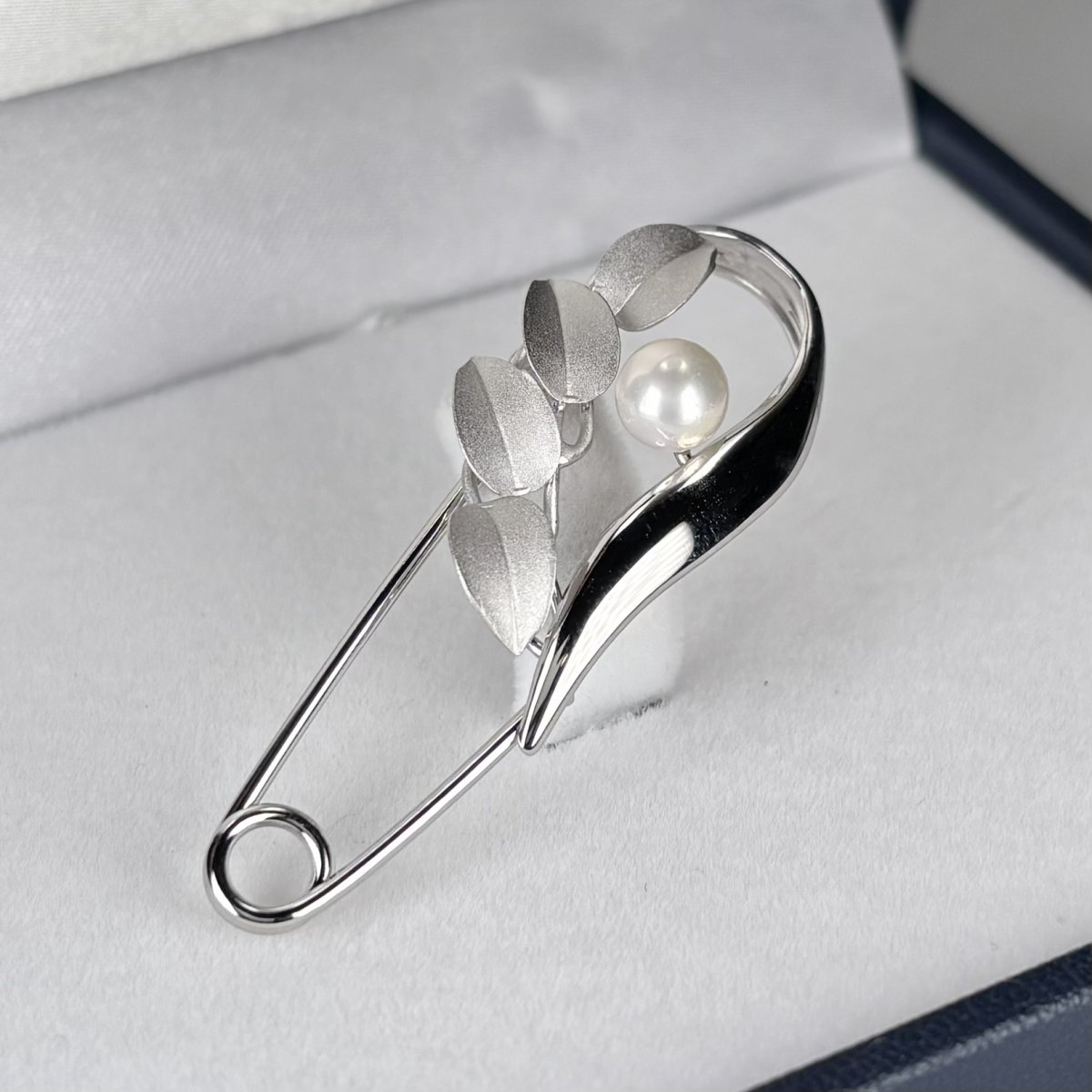 画像2: アコヤ真珠  パールブローチ 6-6.5mm ホワイト ラウンド シルバー製 SV925 (2)