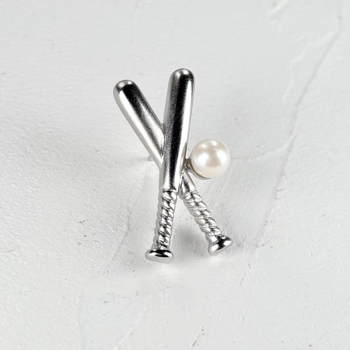 画像2: アコヤ本真珠 ピンブローチ バットモチーフ 4.5-5mm ホワイト ラウンド ブラス (2)