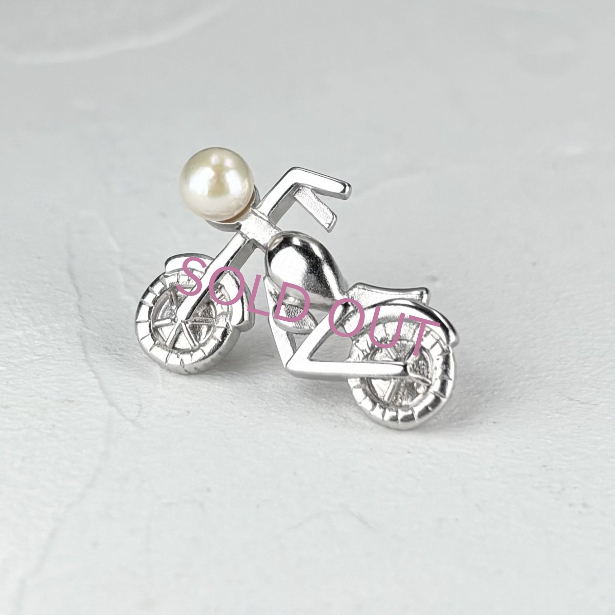 画像2: アコヤ本真珠 パールピンブローチ バイクモチーフ アコヤ真珠 ベビーパール バイク好き (2)