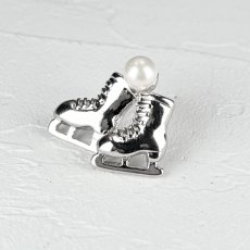 画像2: アコヤ本真珠 パールピンブローチ スケート靴 真珠 4.5-5mm  (2)