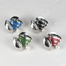 画像1: アコヤ本真珠 パールピンブローチ ラグビーモチーフ 4-4.5mm スポーツアクセサリー　 (1)