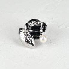 画像3: アコヤ本真珠 パールピンブローチ ラグビーモチーフ 4-4.5mm スポーツアクセサリー　 (3)