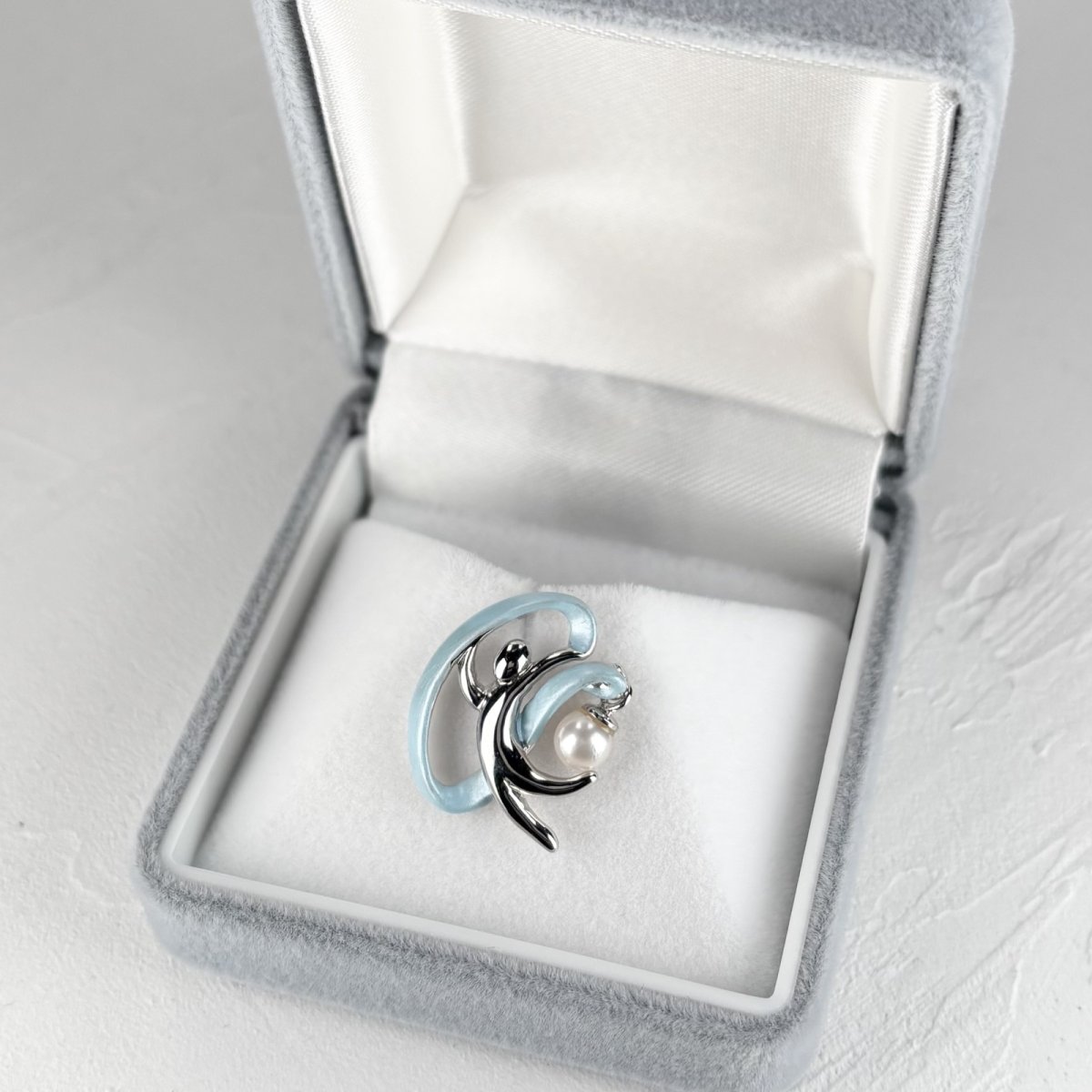 画像7: アコヤ本真珠 パールピンブローチ 新体操モチーフ リボン手技 4-4.5mm ホワイト ラウンド  (7)