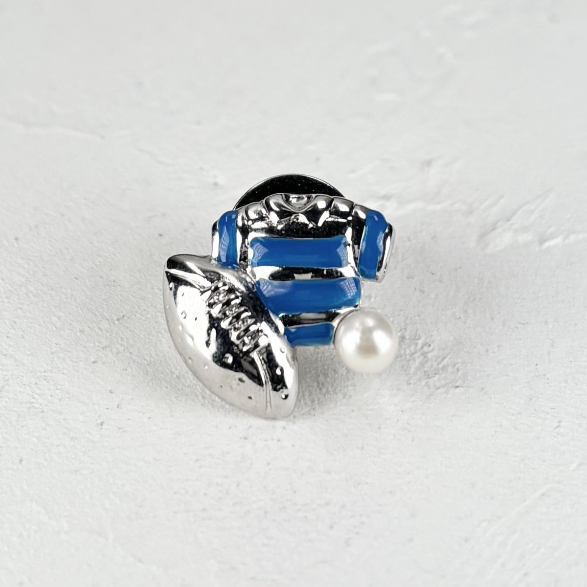 画像4: アコヤ本真珠 パールピンブローチ ラグビーモチーフ 4-4.5mm スポーツアクセサリー  (4)