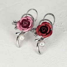 画像2: アコヤ本真珠 ピンブローチ 4-4.5mm ホワイト ラウンド 薔薇 モチーフ ベビーパール 赤 ピンク (2)