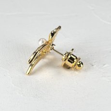 画像5: アコヤ本真珠 パールピンブローチ  リボンモチーフ スワロフスキー ゴールドカラー シルバーカラー　 (5)