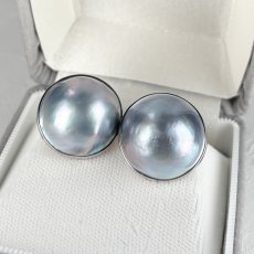 ≪再入荷≫マベ真珠 パールピアス イヤリング グレー 無調色 16-17.5ｍｍ 半円 シルバー製 SV925