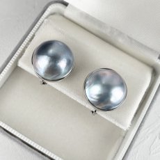 ≪再入荷≫マベ真珠 パールピアス イヤリング グレー 無調色 16-17.5ｍｍ 半円 シルバー製 SV925