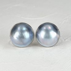 ≪再入荷≫マベ真珠 パールピアス イヤリング グレー 無調色 16-17.5ｍｍ 半円 シルバー製 SV925